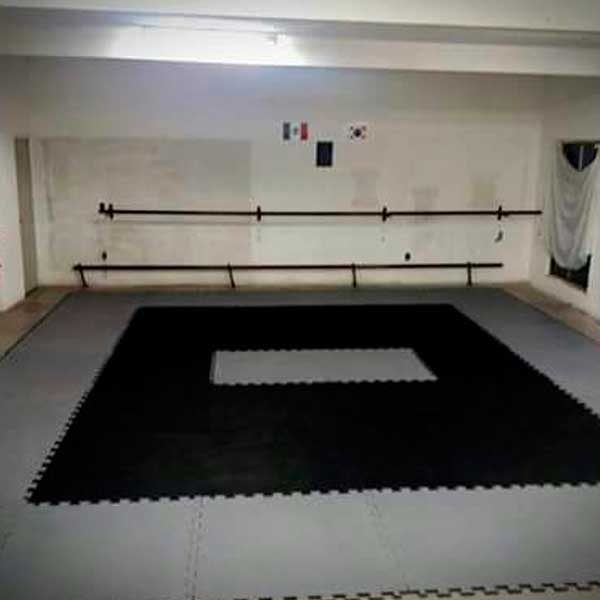 PISO TATAMI GOMA EVA ENCASTRABLE NEGRO/GRIS 1x1m 2cm - Imagen 3